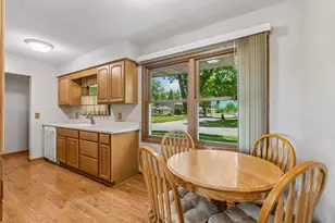 10502 Lancaster Ln N, Maple Grove, MN 55369 - Photo 9