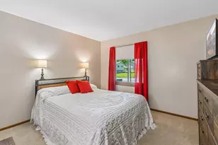 10502 Lancaster Ln N, Maple Grove, MN 55369 - Photo 11