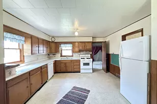 324 E Maple St, Sacred Heart, MN 56285 - Photo 9