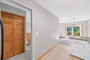 3575 York Dr, Woodbury, MN 55125 - Photo 11