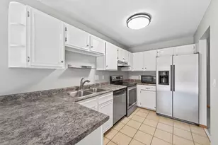 3575 York Dr, Woodbury, MN 55125 - Photo 9