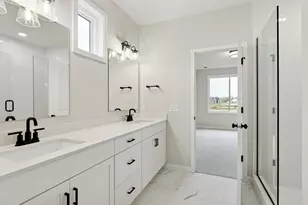 10933 37th St N, Lake Elmo, MN 55042 - Photo 39