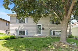 907 California Ave W, Saint Paul, MN 55117 - Photo 1