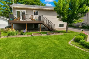 907 California Ave W, Saint Paul, MN 55117 - Photo 3