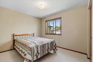 907 California Ave W, Saint Paul, MN 55117 - Photo 15