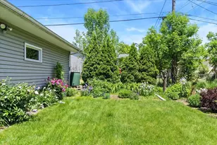 907 California Ave W, Saint Paul, MN 55117 - Photo 35