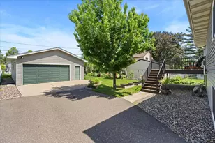 907 California Ave W, Saint Paul, MN 55117 - Photo 33