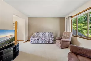 907 California Ave W, Saint Paul, MN 55117 - Photo 11