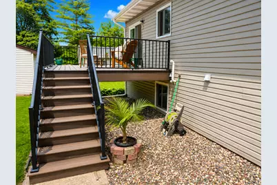 907 California Avenue W, Saint Paul, MN 55117 - Photo 3
