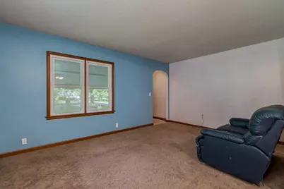 705 N Carver Street, Winthrop, MN 55396 - Photo 7