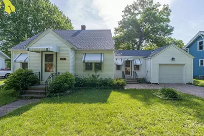 705 N Carver Street, Winthrop, MN 55396 - Photo 3