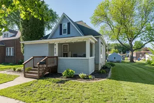 317 Walnut St SW, Sleepy Eye, MN 56085 - Photo 3