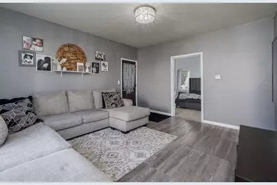 317 Walnut Street SW, Sleepy Eye, MN 56085 - Photo 7