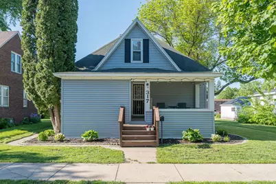 317 Walnut Street SW, Sleepy Eye, MN 56085 - Photo 1