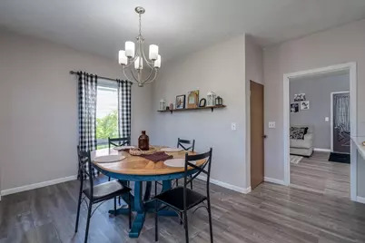 317 Walnut Street SW, Sleepy Eye, MN 56085 - Photo 9