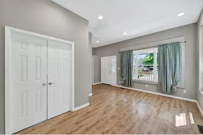 869 Desoto Street, Saint Paul, MN 55130 - Photo 9