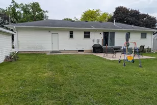 377 1st St SW, Wells, MN 56097 - Photo 3