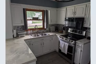 377 1st Street SW, Wells, MN 56097 - Photo 5