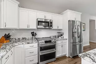 3006 Hemingway Dr, Chaska, MN 55318 - Photo 19