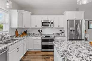 3006 Hemingway Dr, Chaska, MN 55318 - Photo 17