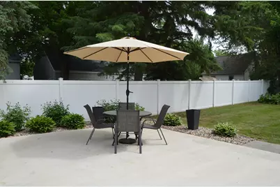 709 S Holcombe Avenue, Litchfield, MN 55355 - Photo 5