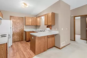 120 Ruth St N, Saint Paul, MN 55119 - Photo 7