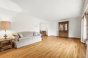 2195 Burr St N, Maplewood, MN 55117 - Photo 7