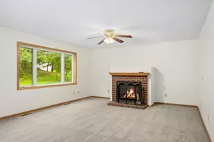 676 Falcon Ridge Rd, Woodbury, MN 55125 - Photo 15