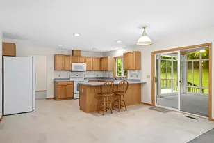676 Falcon Ridge Rd, Woodbury, MN 55125 - Photo 13