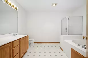676 Falcon Ridge Rd, Woodbury, MN 55125 - Photo 23