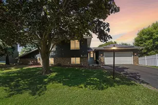 425 Crestview Dr S, Maplewood, MN 55119 - Photo 81