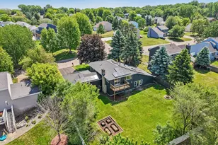 425 Crestview Dr S, Maplewood, MN 55119 - Photo 79