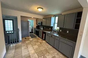 878 Monroe Ct, Saint Paul, MN 55102 - Photo 7