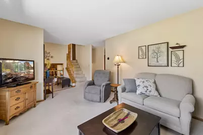 10435 Buckingham Drive, Eden Prairie, MN 55347 - Photo 7