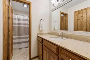 10435 Buckingham Dr, Eden Prairie, MN 55347 - Photo 29