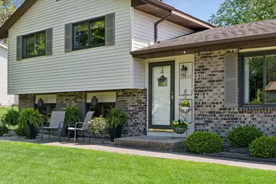 10435 Buckingham Drive, Eden Prairie, MN 55347 - Photo 3