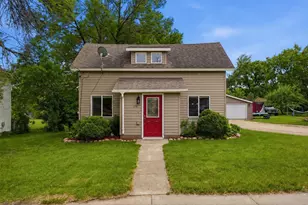114 E Oak St, Osakis, MN 56360 - Photo 1