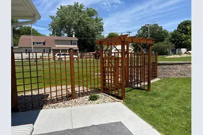 211 3rd Avenue SW, Wells, MN 56097 - Photo 5