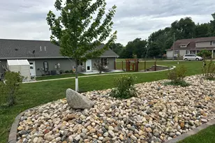 211 3rd Ave SW, Wells, MN 56097 - Photo 27