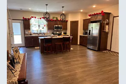 211 3rd Avenue SW, Wells, MN 56097 - Photo 9