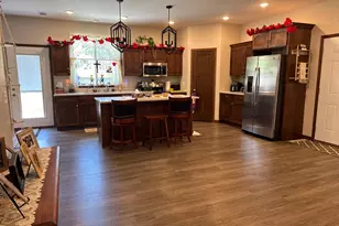 211 3rd Ave SW, Wells, MN 56097 - Photo 9