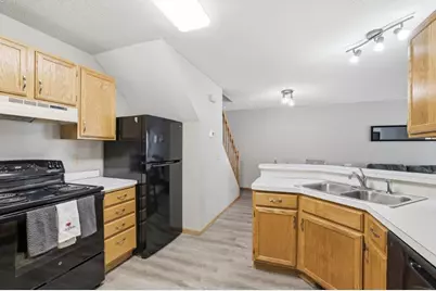 8426 Copperfield Way #93, Inver Grove Heights, MN 55076 - Photo 11