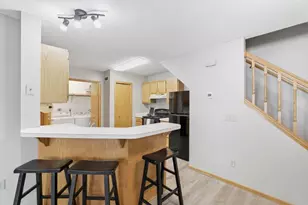 8426 Copperfield Way, Inver Grove Heights, MN 55076 - Photo 9