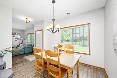 8000 Stratford Circle S, Shakopee, MN 55379 - Photo 7