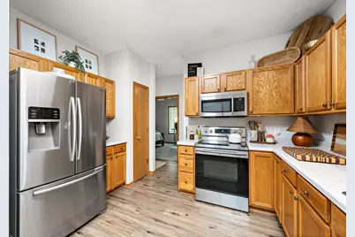 8000 Stratford Circle S, Shakopee, MN 55379 - Photo 13