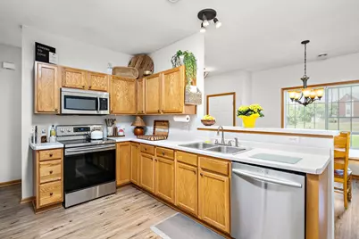 8000 Stratford Circle S, Shakopee, MN 55379 - Photo 11