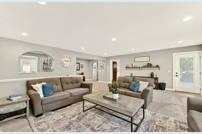 2537 Lisa Lane NE, Rochester, MN 55906 - Photo 5