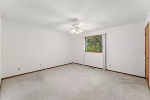 404 Minnesota Ave, Roseville, MN 55113 - Photo 17