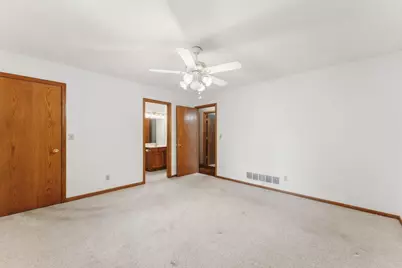 404 Minnesota Avenue, Roseville, MN 55113 - Photo 17