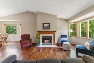 404 Minnesota Ave, Roseville, MN 55113 - Photo 5
